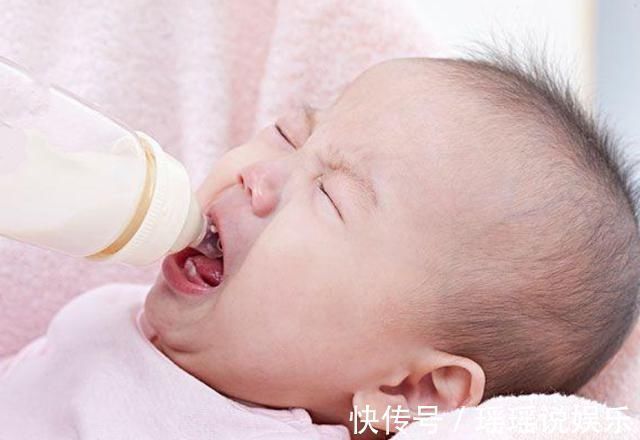 宝妈|“厌奶期”的宝宝不肯吃奶，宁愿饿着自己，是哪里出了问题？