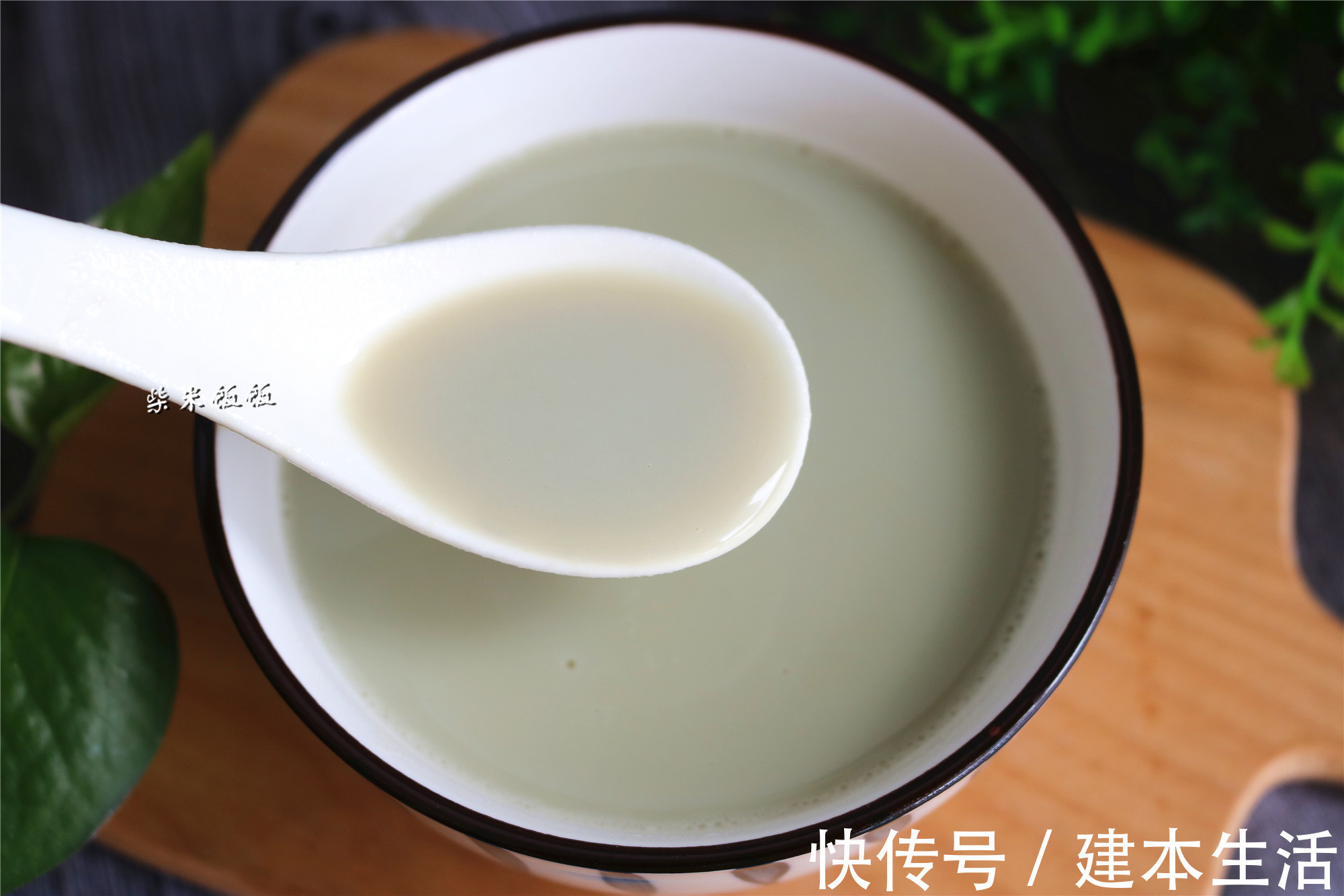 豆浆|夏季喝豆浆,别只放黄豆,多加这3样,清热润肺又消暑