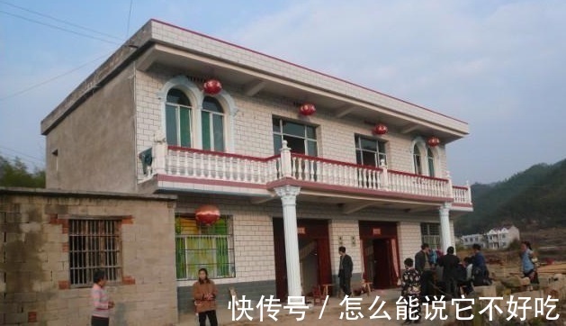 舅妈|父亲是百万富翁，“鬼脸少女”却满身伤疤，宁流浪吃垃圾也不回家