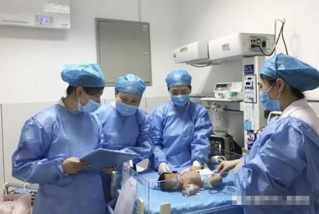 婆婆|还记得4年前那个被妈妈拿剪刀划成“花脸猫”的男婴吗?现在长成了这样