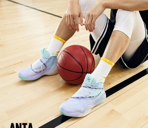 KT6 全新安踏KT6“行云流水”配色正式发售!安踏的配色设计能力让人感到惊讶