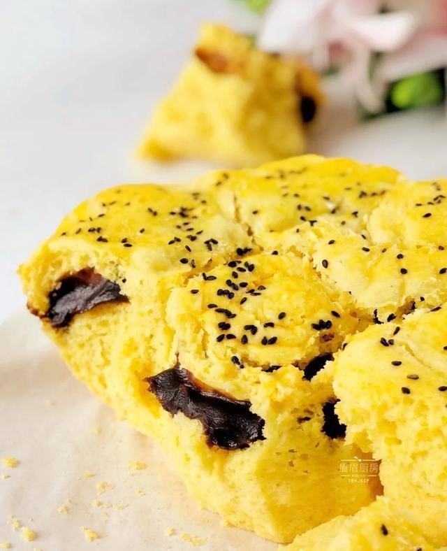 玉米这样做,比面包还好吃,不用烤箱,锅里蒸一蒸就搞定