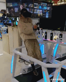 |搞笑GIF: 如何才能健康长寿 大爷讲的太对了