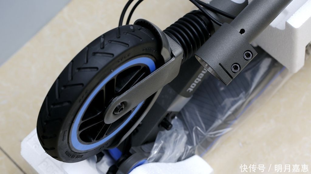 车把|女儿的暑假礼物，性能和安全都在线九号儿童电动滑板车E10体验