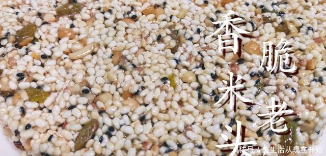  把1碗大米倒进油锅，没想到这么美味，每天吃都不腻，做法超简单