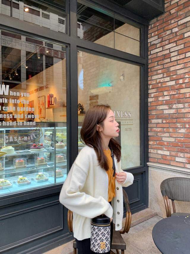 小个子|扔掉紧身裤吧!今年流行这几款,小个子初秋可以这样穿,百搭舒适