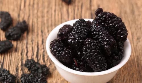 想长寿全靠吃,3种食物不可少,排毒养颜,增强体质!