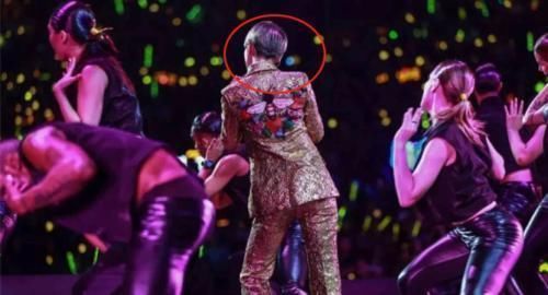 段林希|同样是超女冠军,一个混成了国际巨星,一个却沦落到卖牛肉干