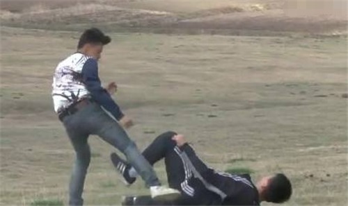 金项链|富二代参加《变形记》，卖掉金项链筹8万给穷爷爷治病，现怎样了