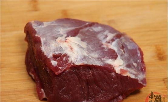 牛肉不管怎么做,千万不放盐和料酒腌,教你一招,牛肉嫩滑不柴
