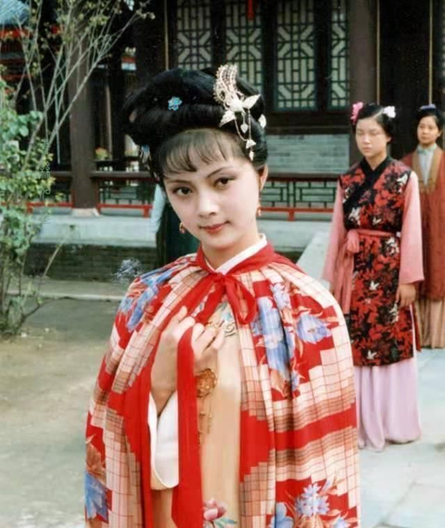 薛蟠@薛宝钗区区皇商之女,却能进宫待选,为啥林黛玉却没有参选资格?