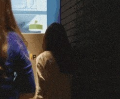 |搞笑GIF:冬天到了,地球有点冷,我给他烧点柴火