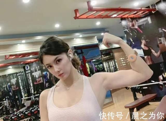 维吾尔族|长相“混血”的维吾尔族姑娘,丰满身材不输刘太阳,太漂亮了