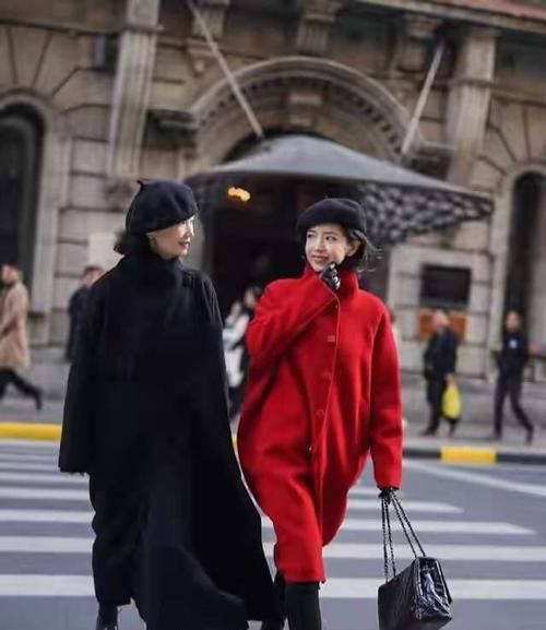 ?中年女性如何把“大衣”穿洋气？学三木妈这样穿，年轻显高级