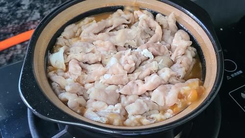 天冷就爱吃这道肥牛土豆煲，简单美味的家常菜，太香了