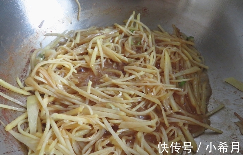 味道|回娘家，我给70岁的妈妈炒了土豆丝，妈妈：还是以前的老味道！