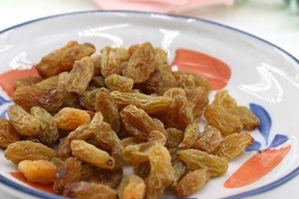 葡萄|一把葡萄干竟然4种功效，补血益气抗衰老，爱美的人要多吃！