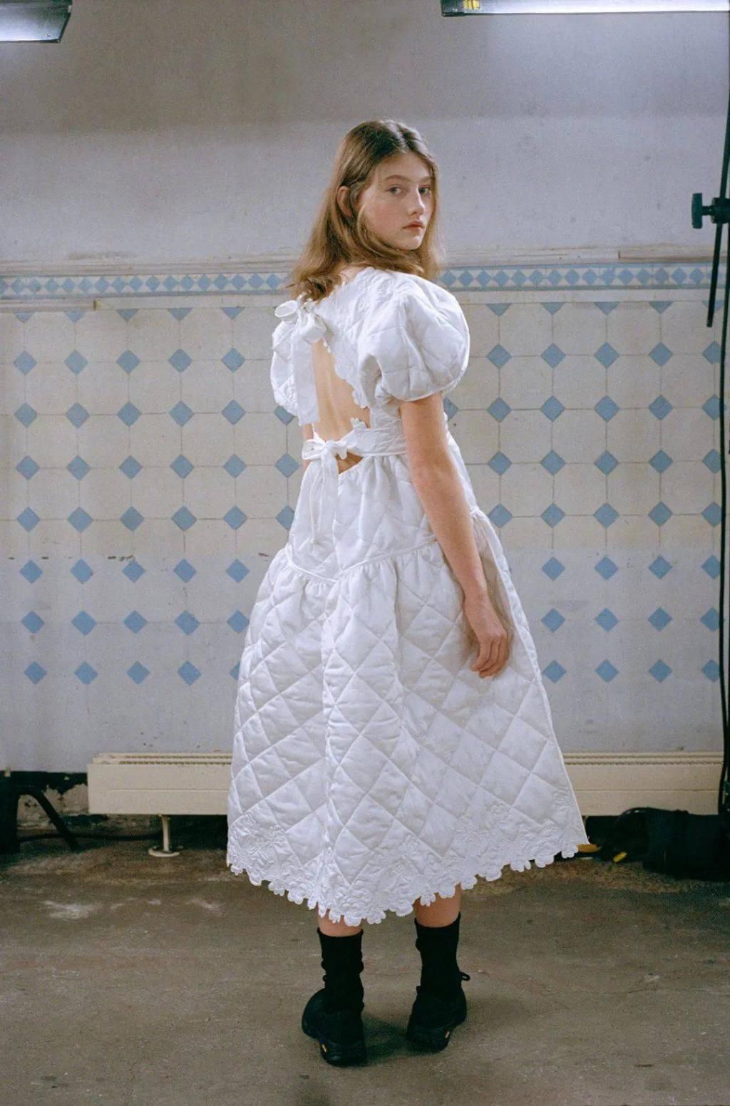  这件|刘雯身上这件「绗缝」外套，到底有多火？