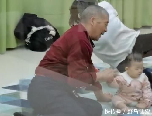 高龄|67岁大妈生娃1年后，身体年轻20岁，一家3口的生活其乐融融