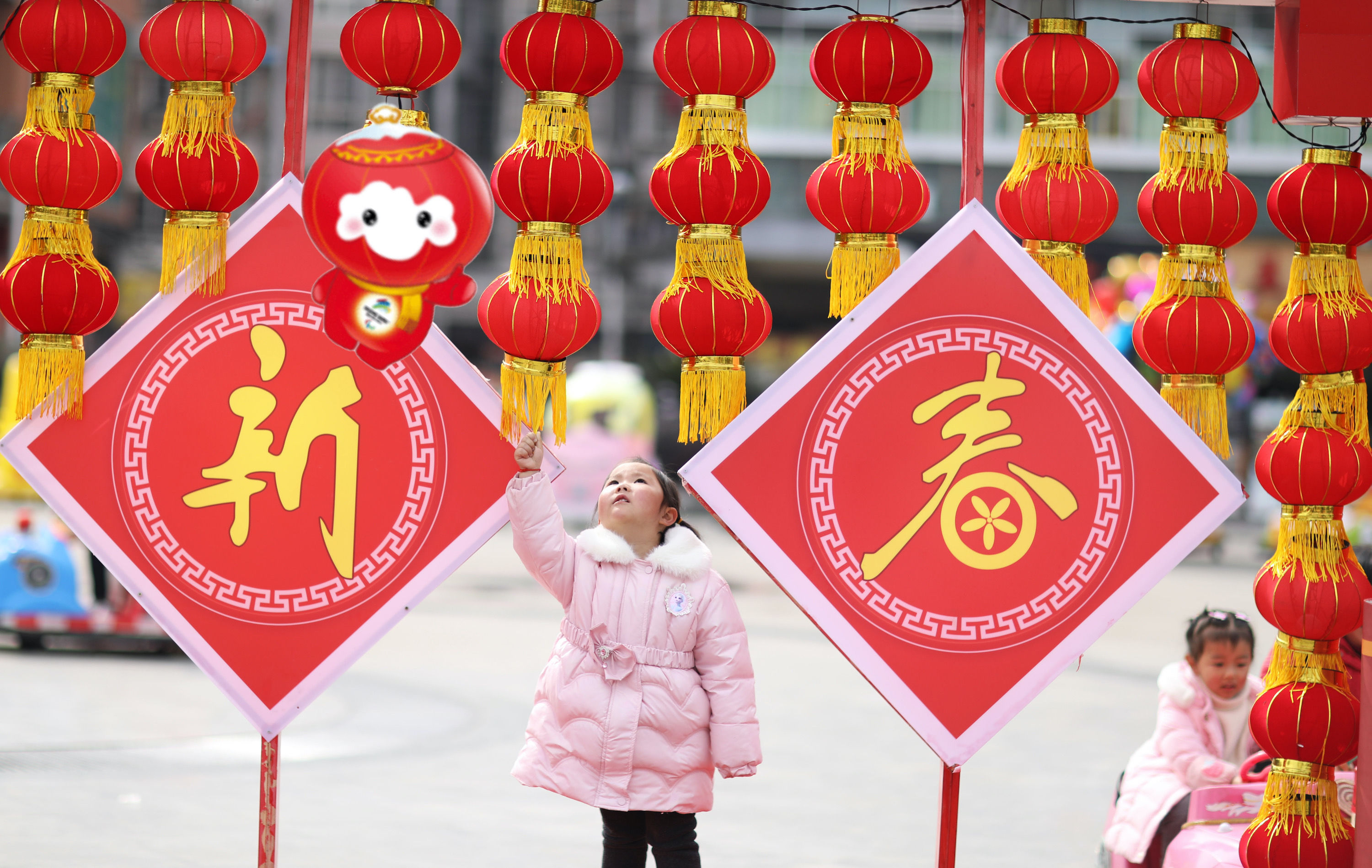 汤圆节|元宵“灯节”，来看“小灯笼精”“雪容融”的春节之旅吧！