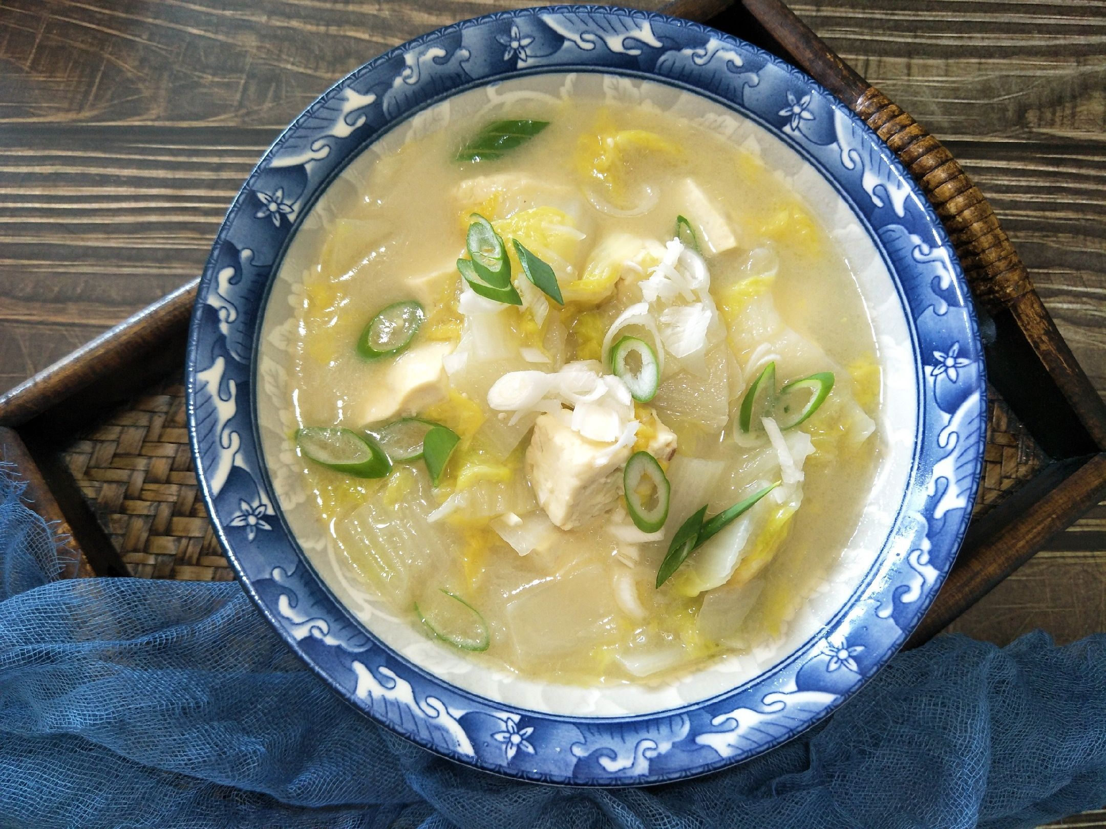 白菜炖豆腐，先放白菜还是先放豆腐？分享好吃的做法，白菜更香