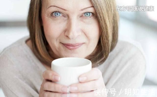 热水泡脚|女人不想更年期太难“熬”,到了40岁,五件事坚持做好处想不到