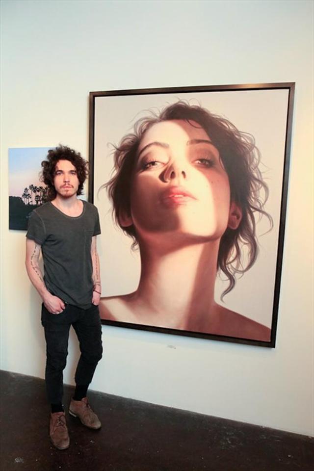 圣莫尼卡&为了避免千篇一律的肖像写实,他用作品来捕获人物转瞬即逝的印象