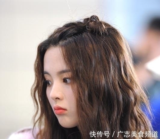 头发|“炸毛”的女生不用怕!发量多才好做造型,这些都很美!