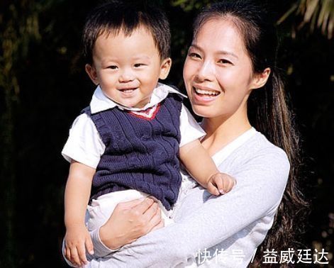 奶奶|宝宝喜欢妈妈从什么时候开始?当宝宝有这4种表现时,说明他爱你
