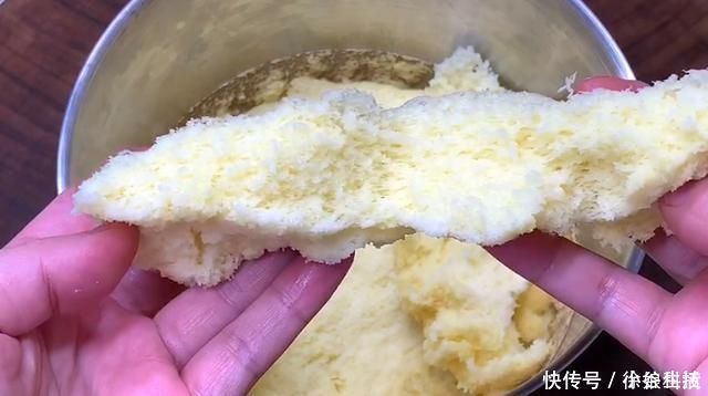 家里有鸡蛋和面粉,就能做蛋糕,不用烤箱,做法简单,比买的好吃