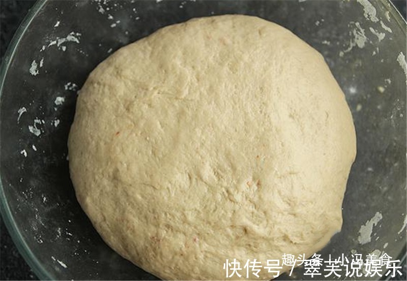 老妈最拿手的炸油饼,香酥软嫩,越吃越香,冷热都好吃