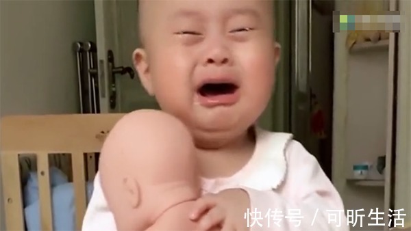 恶作剧|宝妈忽悠儿子说给他生了一个妹妹,结果儿子看到妹妹的反应亮了