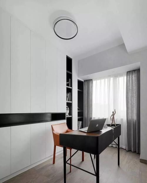 纱窗长时间不清洁一层灰,教你一招,不用拆卸麻烦,也能很干净