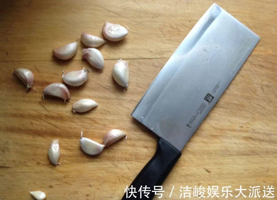 蚜虫|自制养花杀菌水，7天浇一勺，花不生虫不烂根