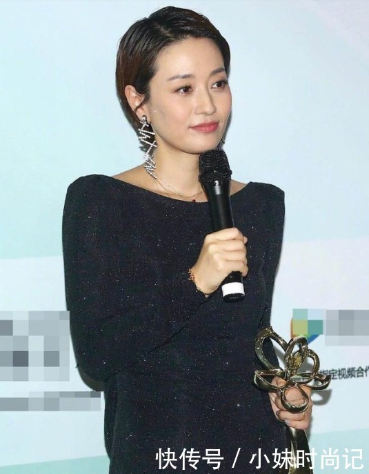 紧身裙|马伊琍一个人也过得很好,穿紧身裙走红毯自信爆棚,这等身材绝了