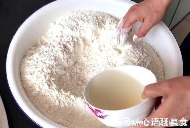 蒸包子，牢记“3窍门”，包子蒸好个个饱满暄软，比买的都好吃