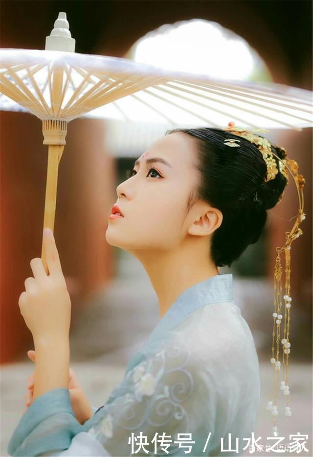 冯丹|七零年她魂穿成村妞,随身空间粮食钱财应有尽有,成首长的福妻