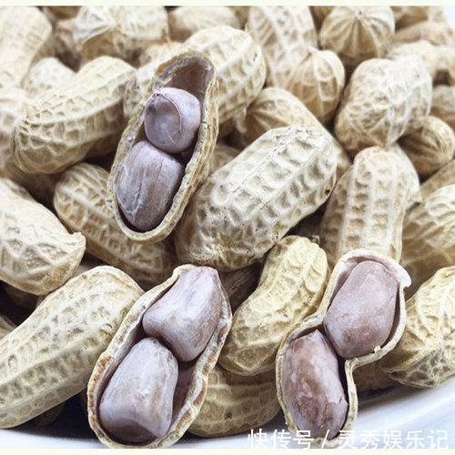 大排档|回老家，老公请同学来家吃夜宵，我做了6个下酒菜，3箱啤酒喝精光