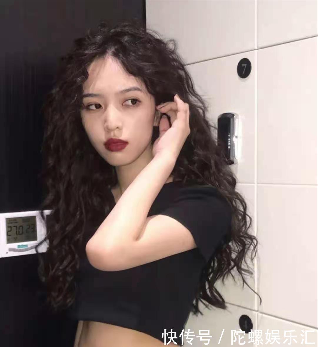 造型品 烫发后每天怎么打理?冷烫湿发造型,热烫干发造型,发型更有型