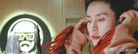 张哲瀚晒照录制新歌，网友万分期待：这是在准备新的惊喜？