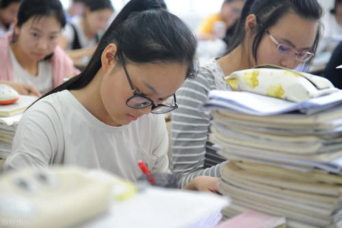 一周一次频繁模考，高三同学压力太大！如何正确看待模考？