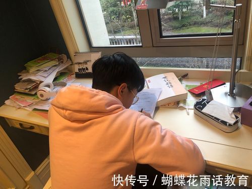 当家长|爸爸怒撕寒假作业,扔进浴缸,孩子边拣边痛哭!这只是孩子的错吗