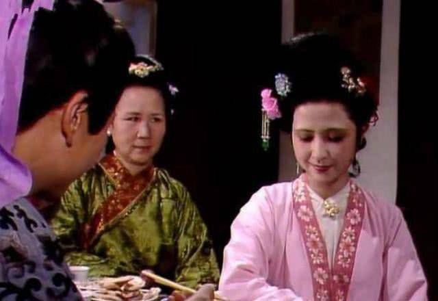 石呆子|红楼梦里3个搞家暴的父亲,这2人羞辱儿子,另1人却教子心切