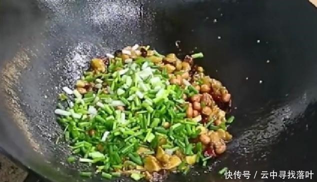 a1652|学会一招,做出的宫保鸡丁香辣味浓,肉质滑嫩,老人孩子都爱吃