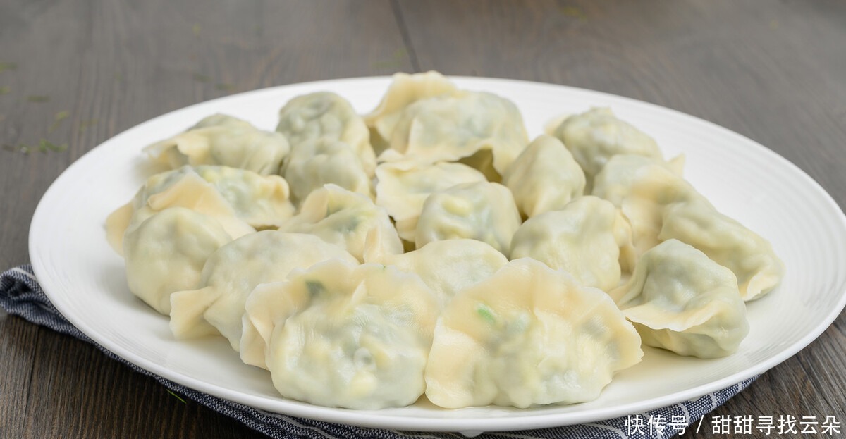 春天包韭菜饺子,调馅时牢记3不放,饺子清爽鲜美多汁,还没怪味