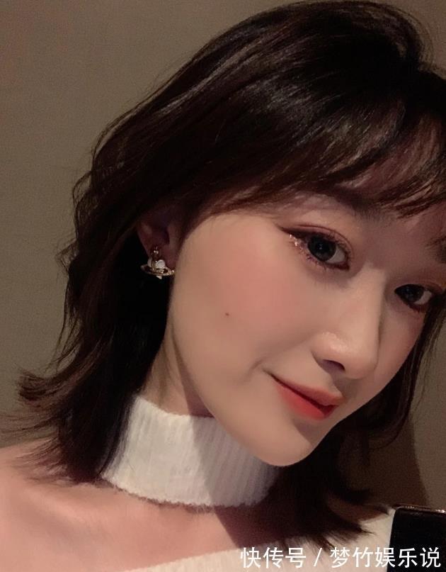 减龄|40岁的女人,别烫“大妈卷”,今年流行“波浪短发”,更减龄