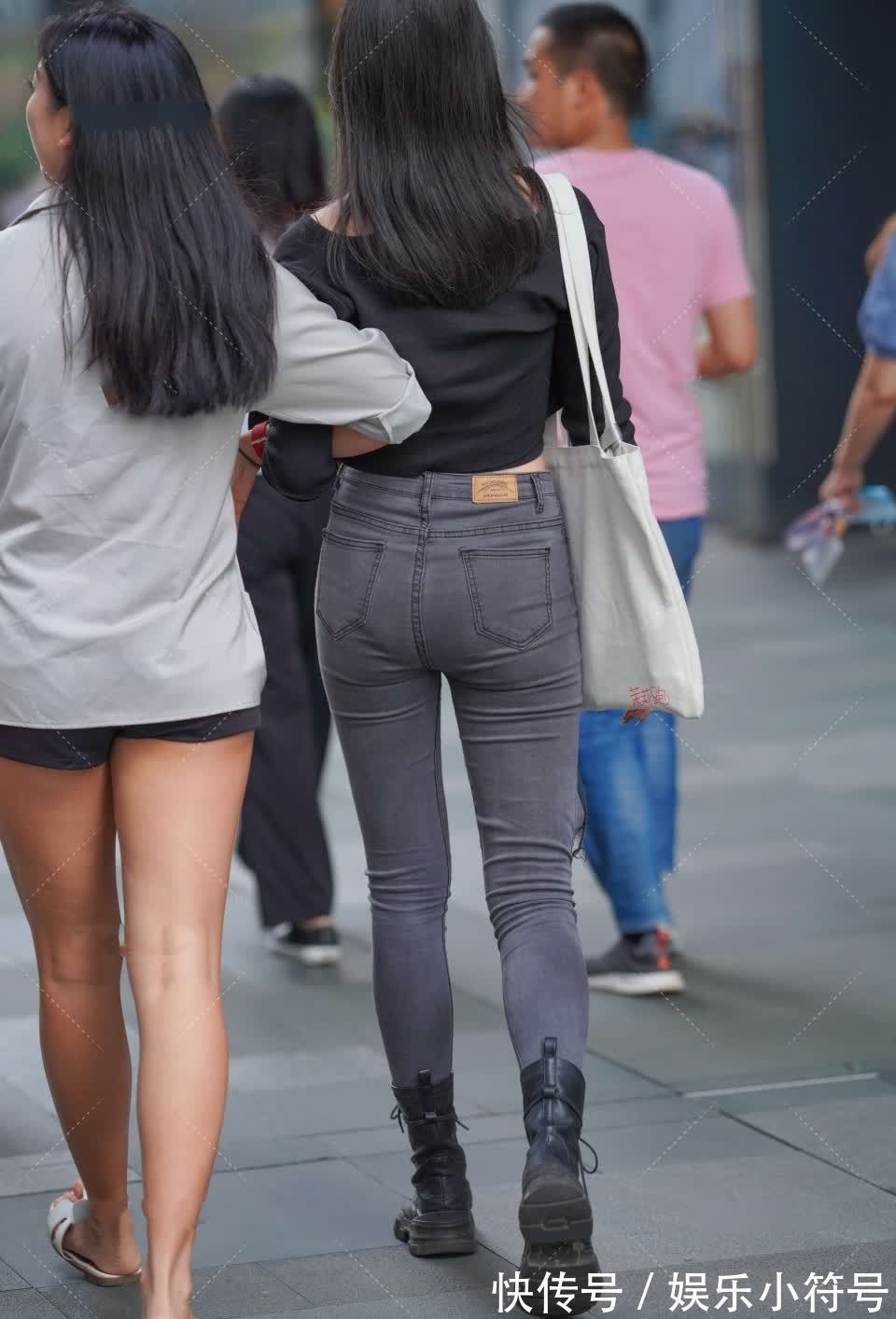 帆布包|气场十分强大,但忍不住想多看她几眼,包包证实起点是真的高