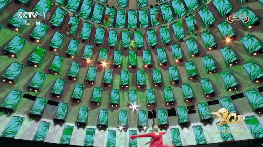 吊发飞天少女刘枭惊艳亮相央视春晚，这位“00后”真·技惊四座！