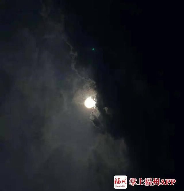 毫不逊色福州天空惊现“天狗吃日”+雷暴+彩虹太震撼了…回顾高光时刻