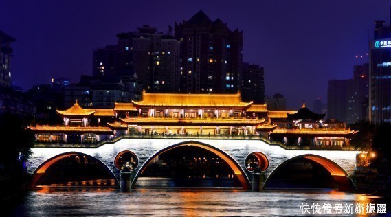 中年|中国最适合“穷游”的2个城市,景点多消费低,人情味浓郁!